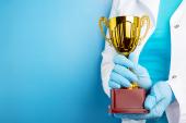 Cardiology Awards Continue to Favor Male, White Recipients